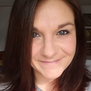 Meet your Posher, Holly